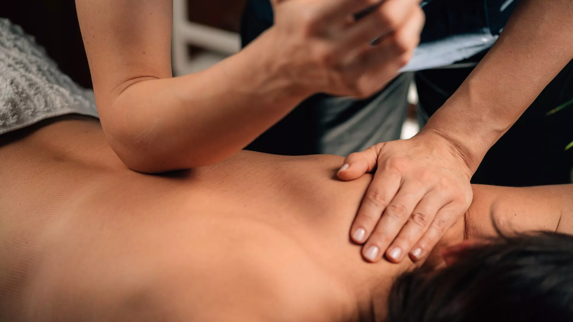 what is deep tissue massage